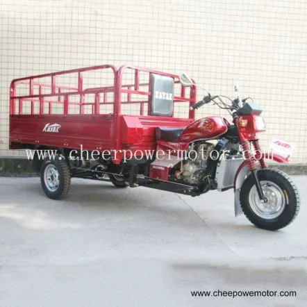 Vodou chlazená odolná nákladní tříkolka o objemu 200 ccm